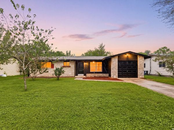5230 SWANN LN, San Antonio, TX 78219