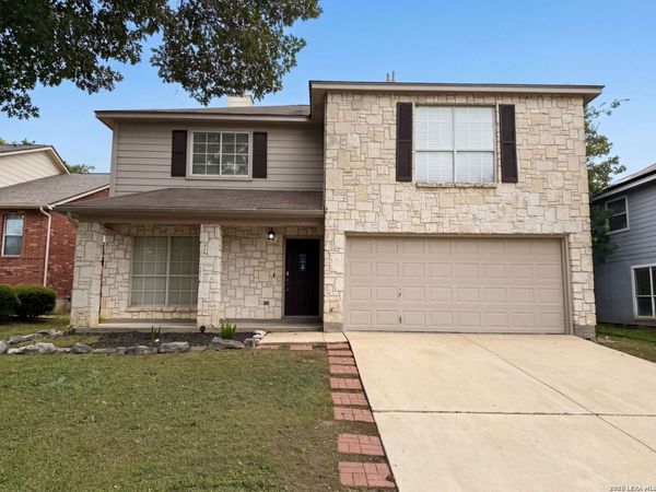 8423 BERRY KNOLL DR, Universal City, TX 78148