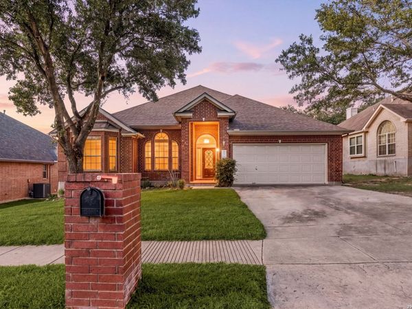 9830 Great Basin Dr, San Antonio, TX 78251