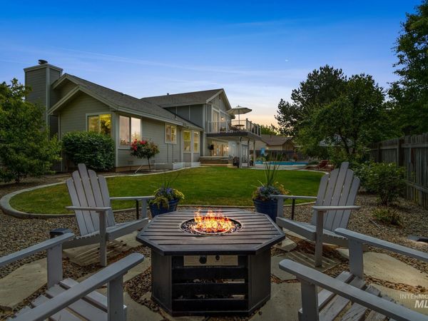 3661 W Woodmont Dr, Meridian, ID 83646