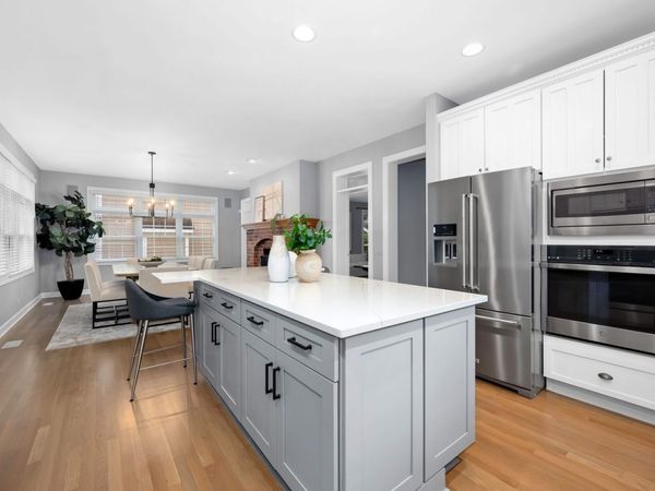 4829 Linscott Avenue , Downers Grove, IL 60515