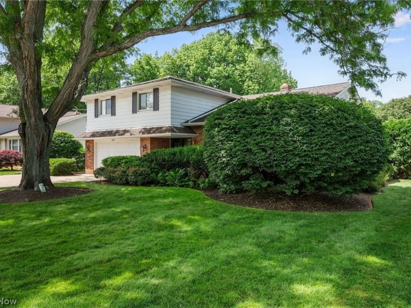 5379 Meadow Wood Boulevard, Lyndhurst, OH 44124 Photo 2