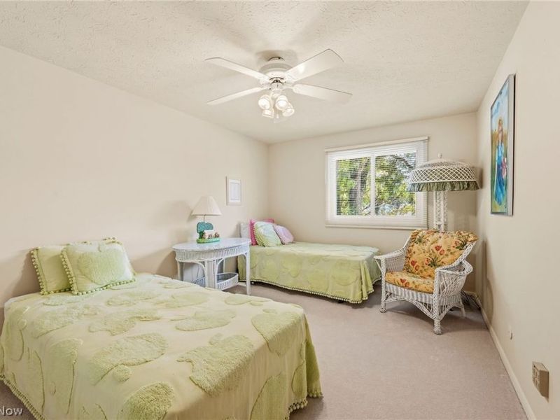 5379 Meadow Wood Boulevard, Lyndhurst, OH 44124 Photo 23