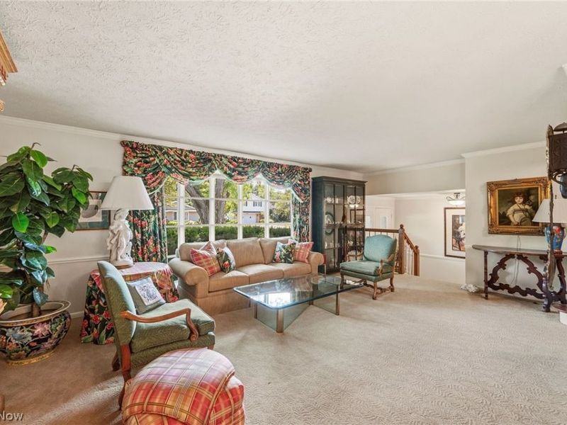 5379 Meadow Wood Boulevard, Lyndhurst, OH 44124 Photo 4