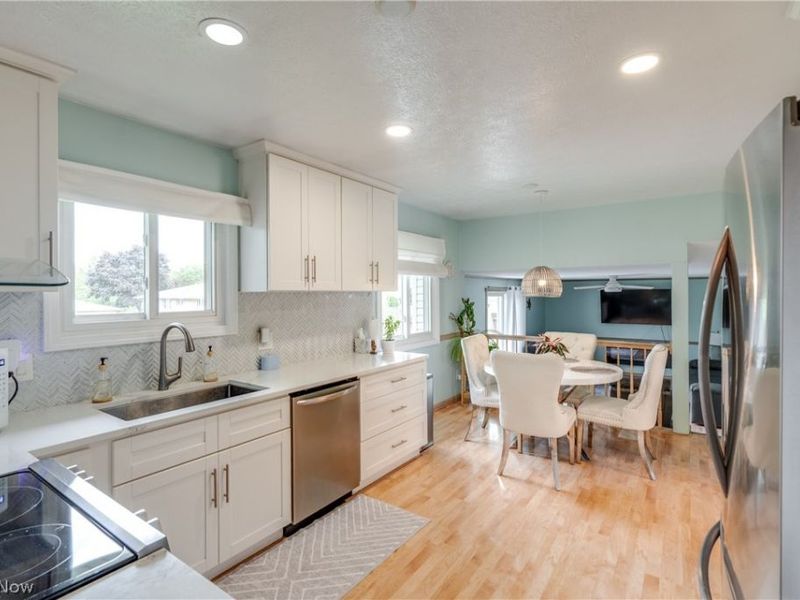 7739 Hoertz Road, Parma, OH 44134 Photo 14