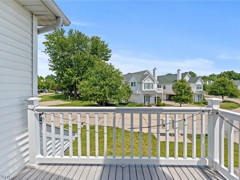 282 Vista Circle, North Olmsted, OH 44070 Photo 12