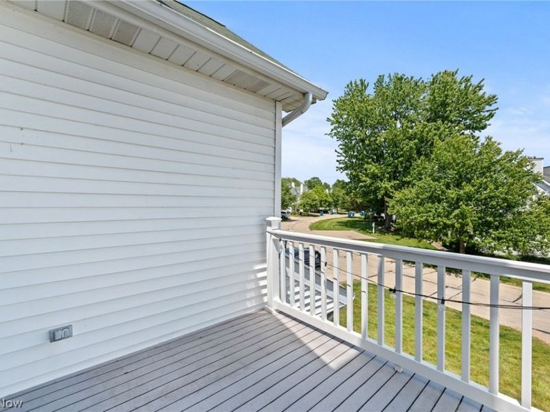 282 Vista Circle, North Olmsted, OH 44070 Photo 13