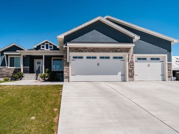 4839 Luxor Dr, Ammon, ID 83401