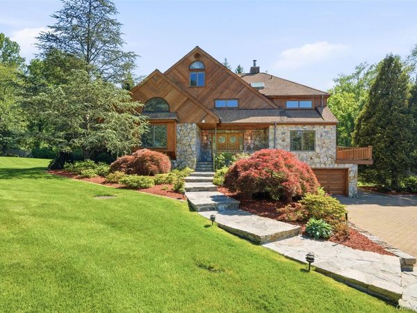 4 Old House Lane , Chappaqua, NY 10514