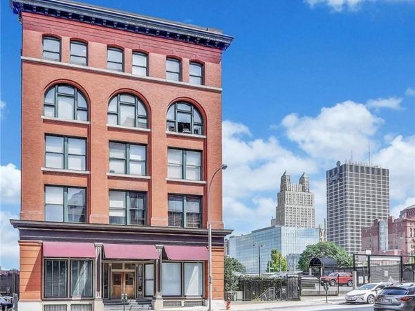 609 Central Street, Unit 1303, Kansas City, MO 64105