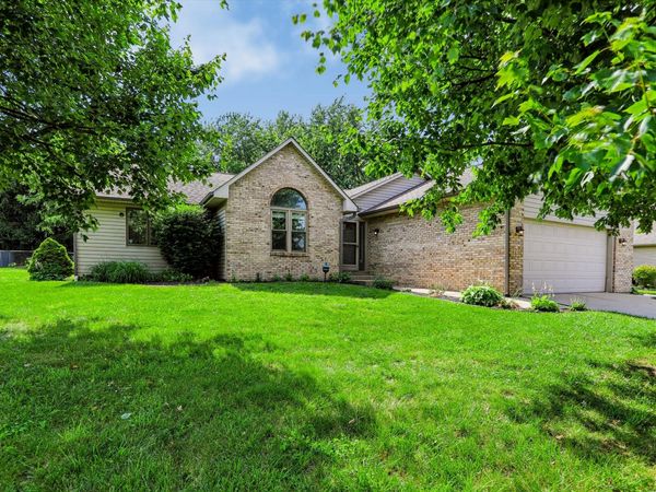 3852 Premier Drive , Columbus, IN 47203
