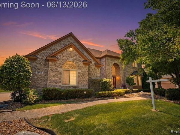 2935 Ivy Hill Drive, Commerce Twp, MI 48382