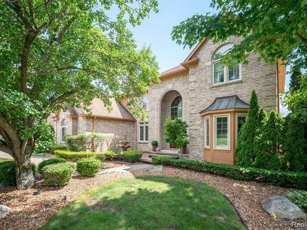 2935 Ivy Hill Drive, Commerce Twp, MI 48382