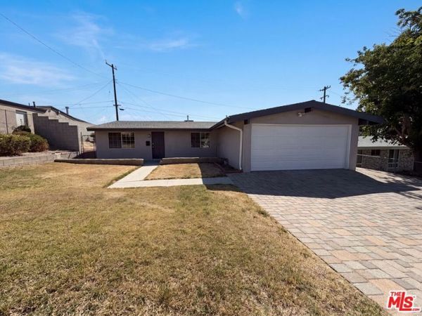 19016 Felbridge Street , Canyon Country, CA 91351