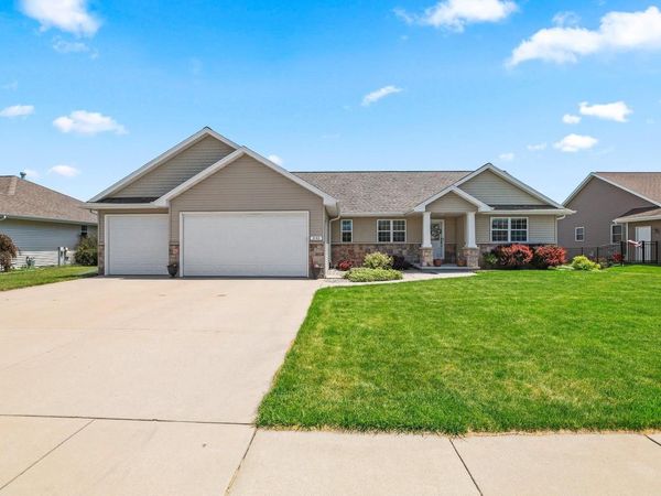 2143 W MELCORN CIRCLE, De Pere, WI 54115
