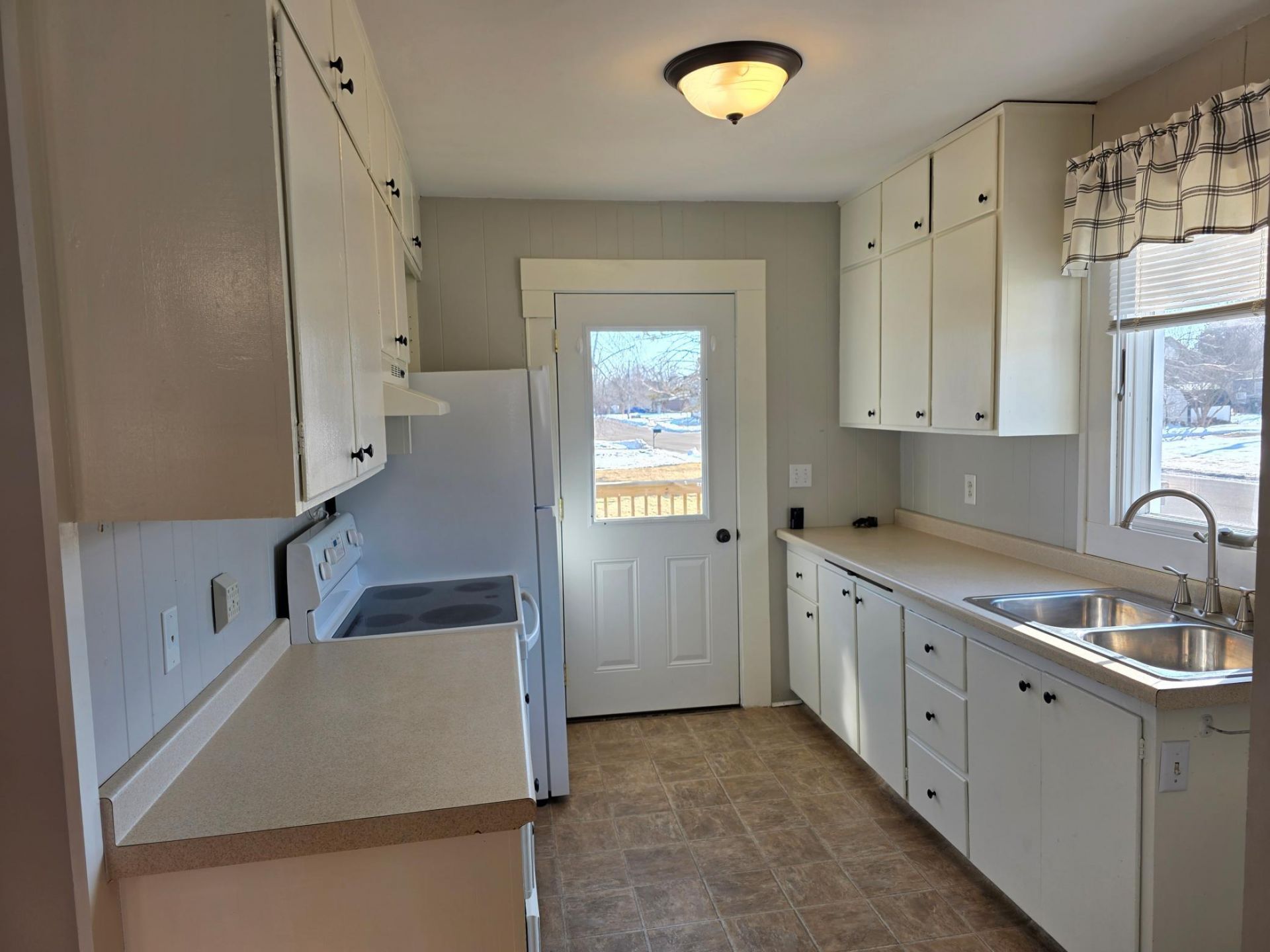 305 N Wabasha , Plainview, MN 55964