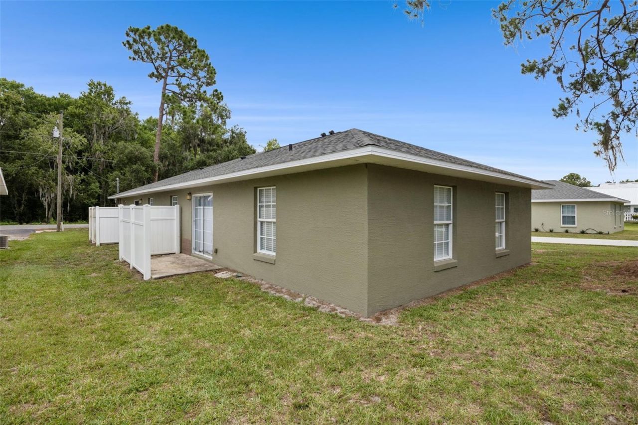1105 N Rockingham Avenue, Tavares, FL 32778 Photo