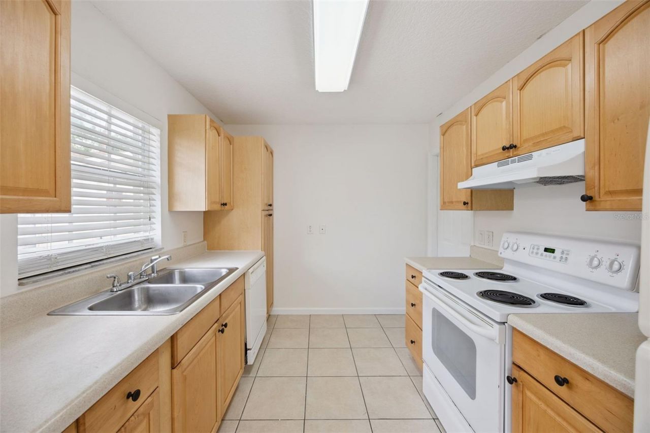 1105 N Rockingham Avenue, Tavares, FL 32778 Photo