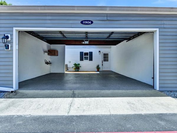11906 DIETZ DRIVE , Unit 22, TAMPA, FL 33626