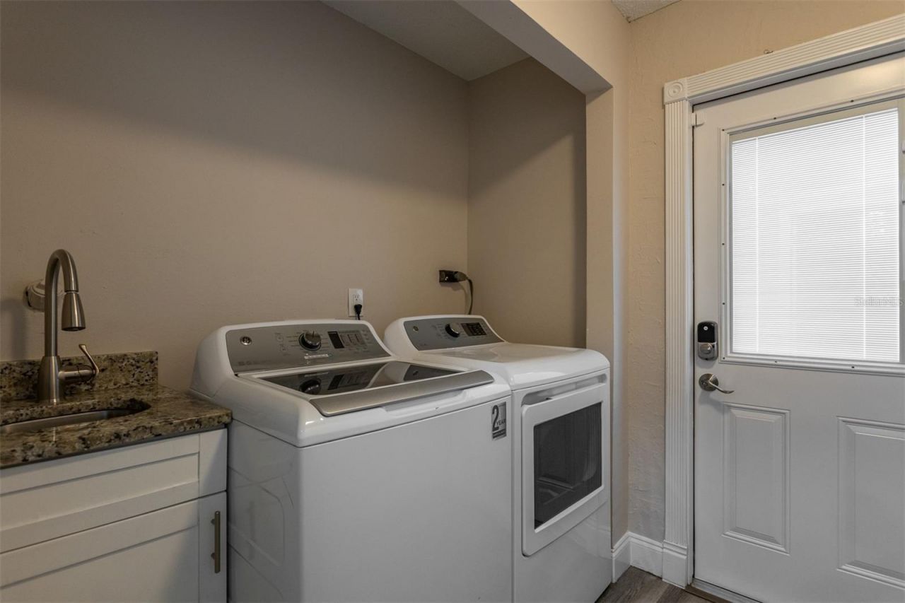 3276 Fox Hill Drive, Clearwater, FL 33761 Photo