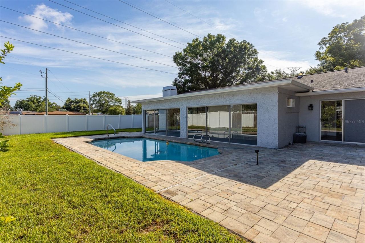 3276 Fox Hill Drive, Clearwater, FL 33761 Photo