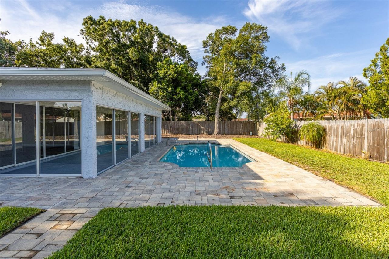 3276 Fox Hill Drive, Clearwater, FL 33761 Photo