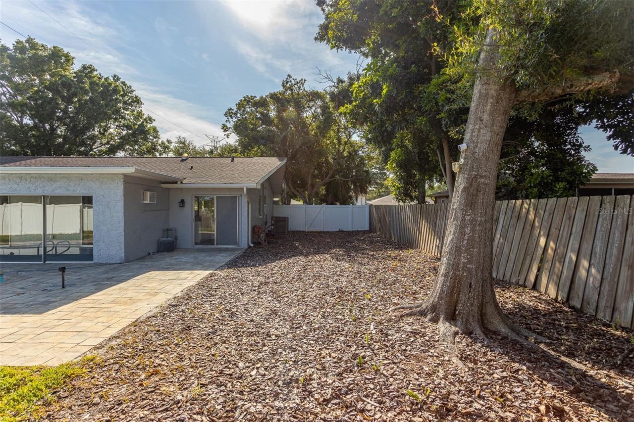 3276 Fox Hill Drive, Clearwater, FL 33761 Photo