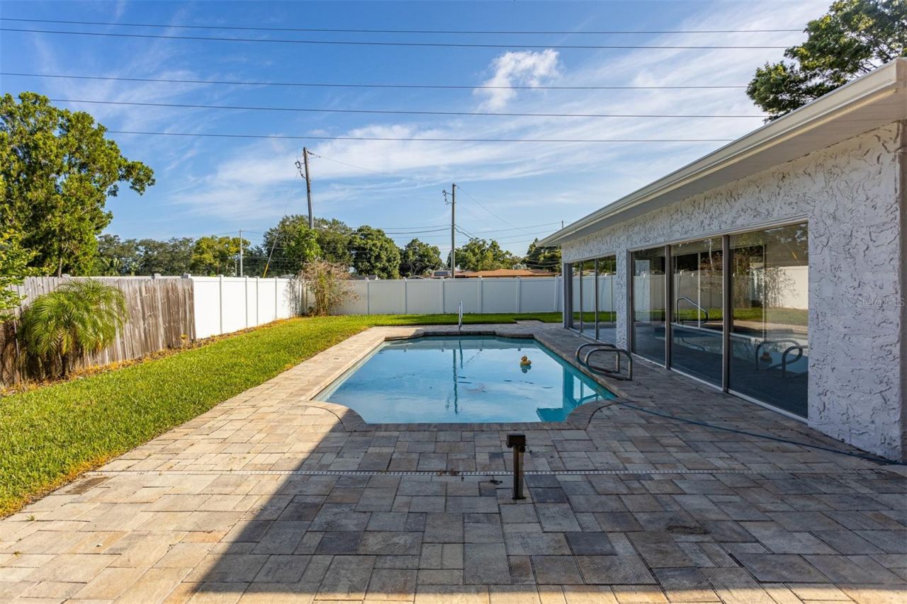 3276 Fox Hill Drive, Clearwater, FL 33761 Photo
