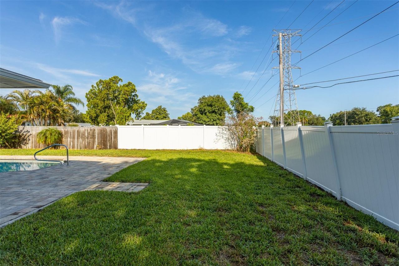 3276 Fox Hill Drive, Clearwater, FL 33761 Photo