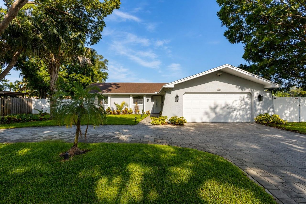 3276 Fox Hill Drive, Clearwater, FL 33761 Photo