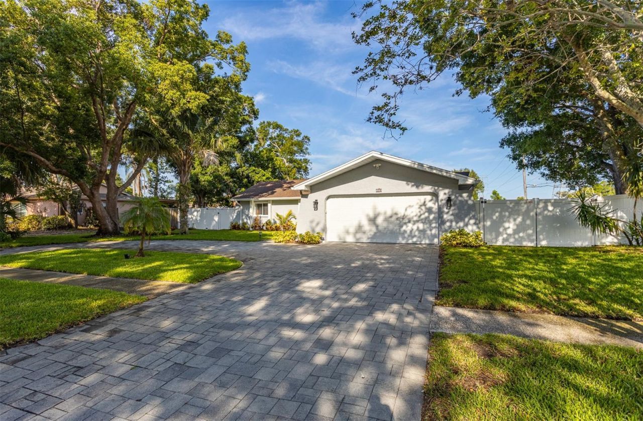 3276 Fox Hill Drive, Clearwater, FL 33761 Photo