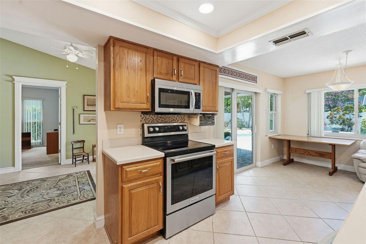 12104 99th Avenue , Seminole, FL 33772 Photo