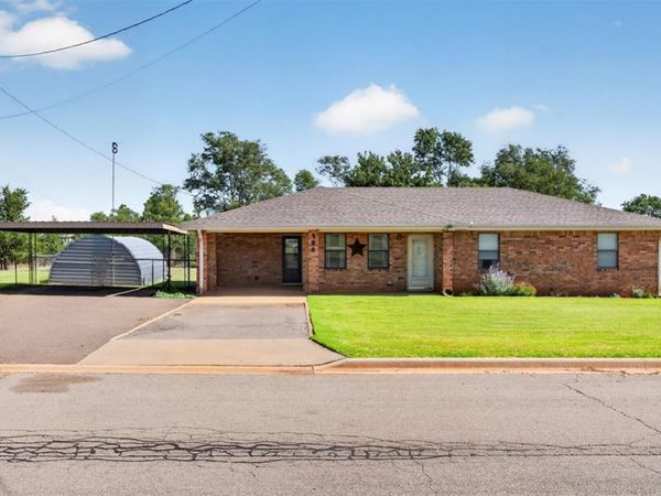 509 Cannon Drive, Sayre, OK 73662