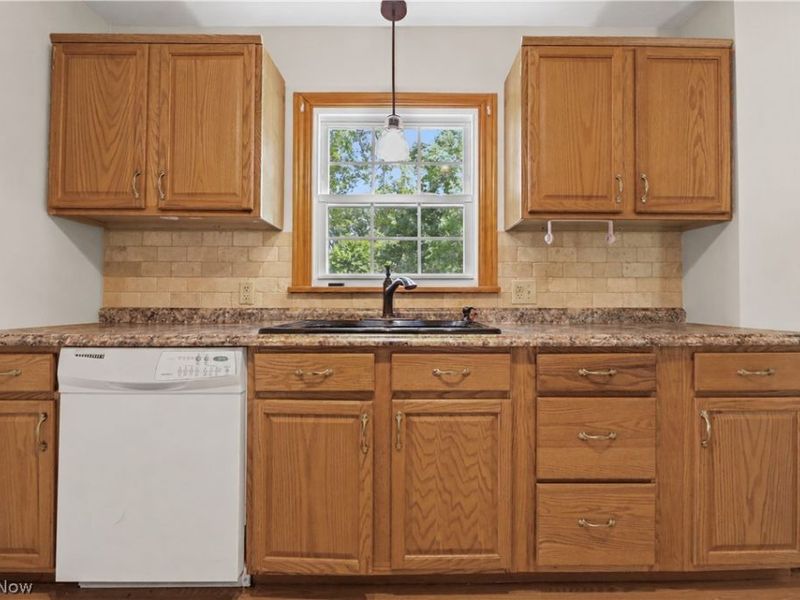 1042 Kingsway Street, Alliance, OH 44601 Photo 10