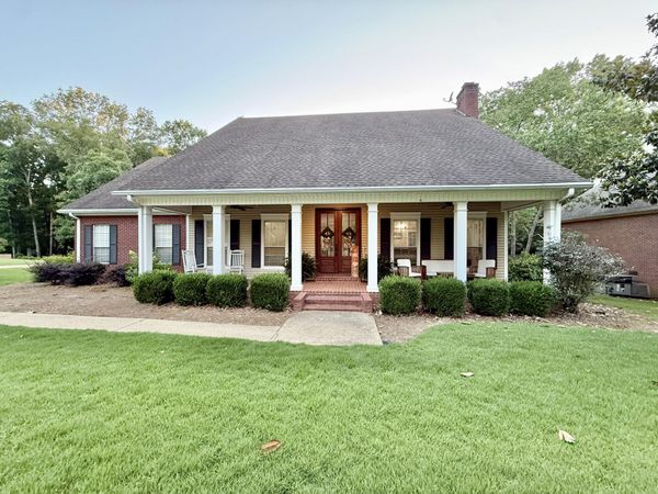 2330 Oak Leigh Dr., Tupelo, MS 38801