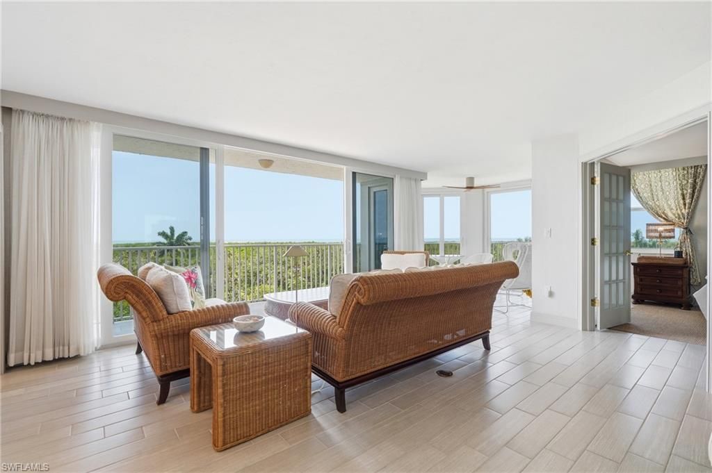 6361 Pelican Bay Blvd, Unit 402, Naples, FL 34108 Photo