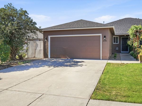 426 Crystal Drive, Eagle Point, OR 97524