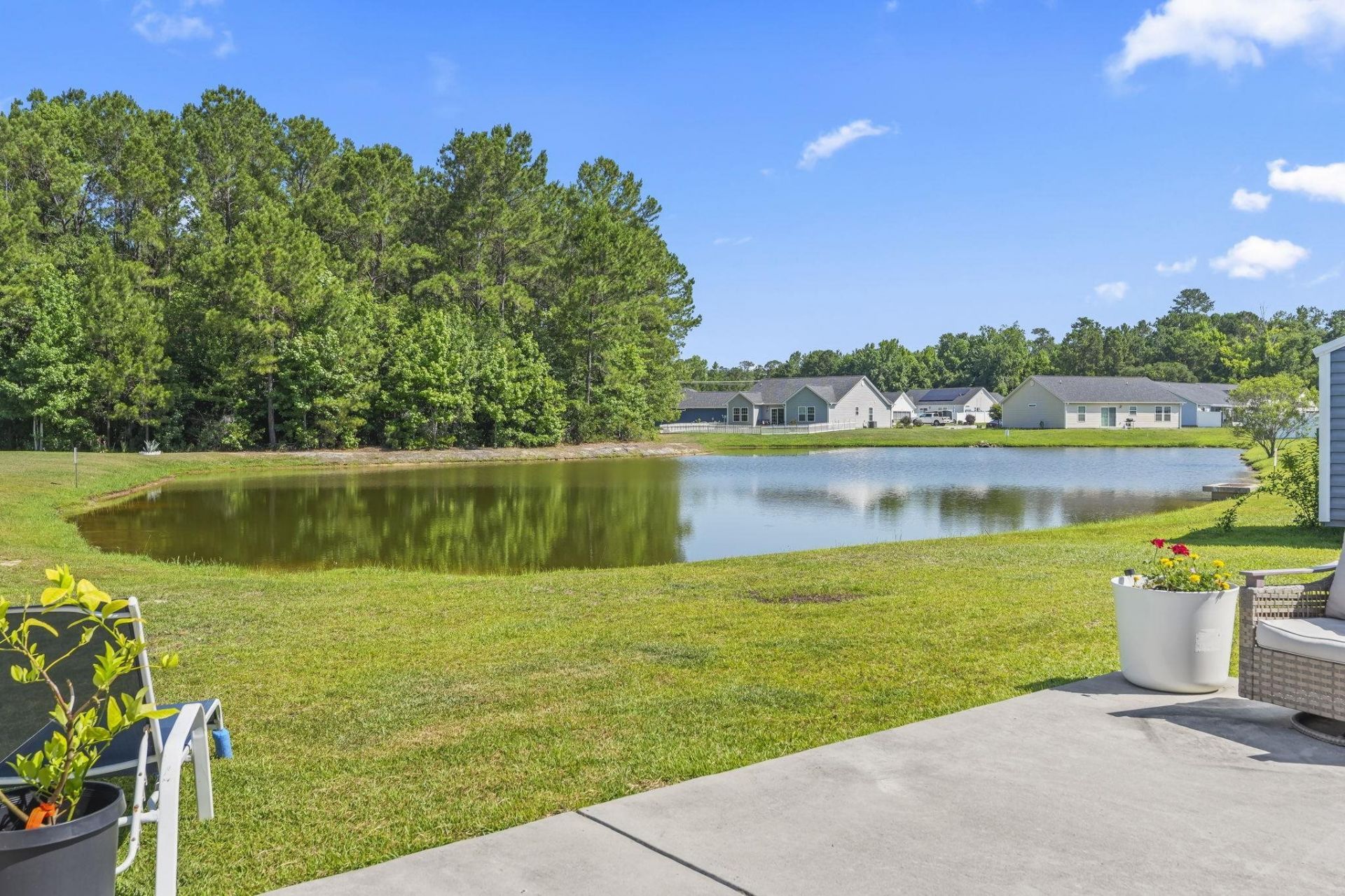 1527 Heirloom Dr. Photo 23