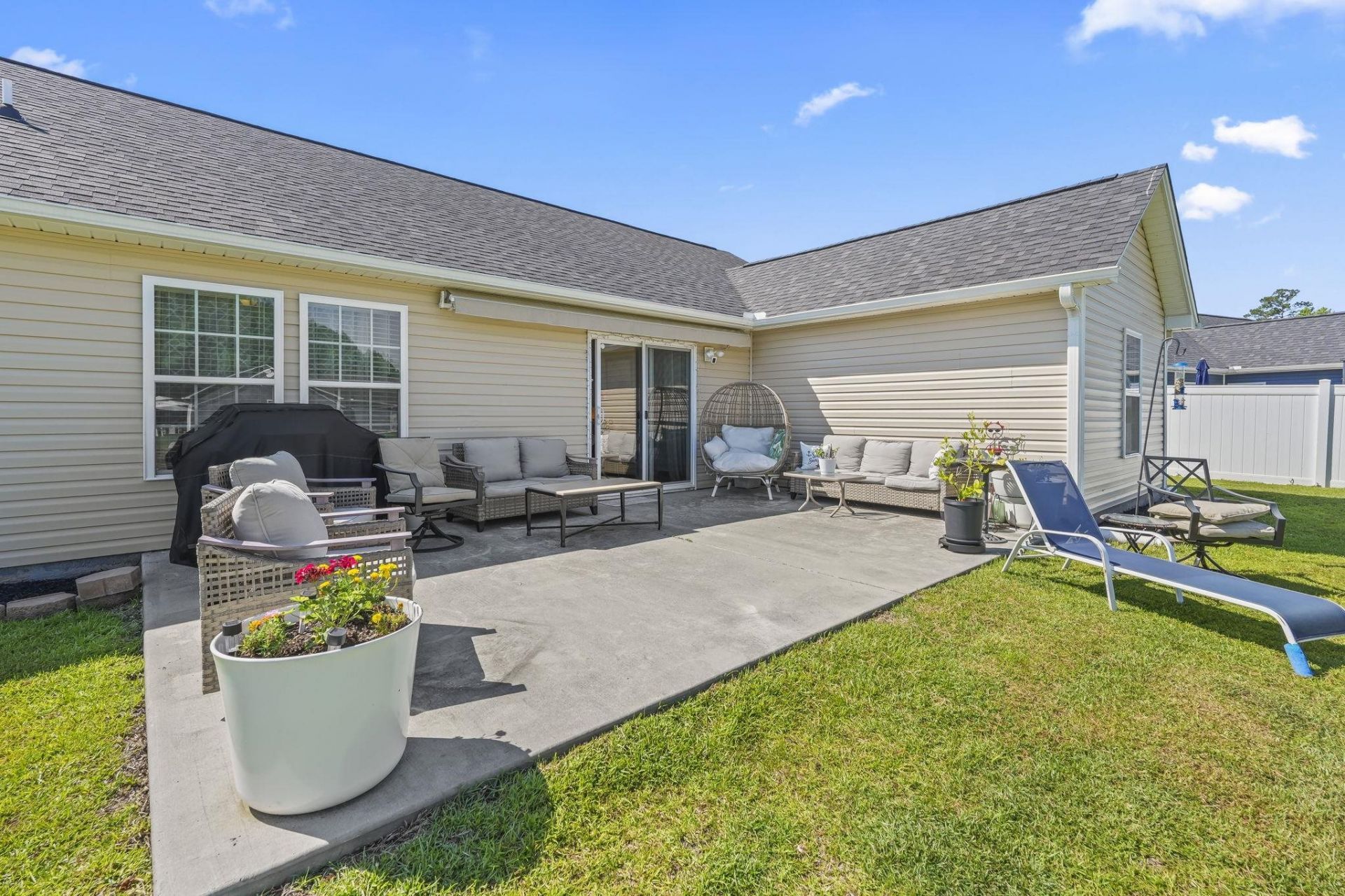 1527 Heirloom Dr. Photo 24