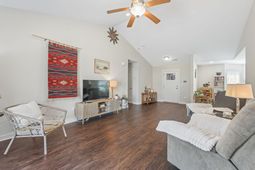 1527 Heirloom Dr. photo 4