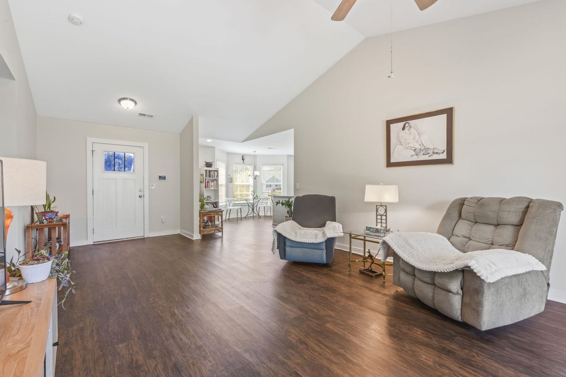1527 Heirloom Dr. Photo 5