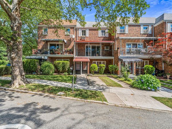 175-03 Peck Avenue, Unit 2 Floor, Fresh Meadows, NY 11365