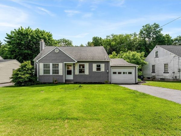 107 Cook Drive , Baldwinsville, NY 13027