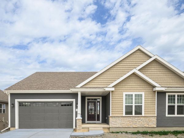 2046 Leopold Way, Sun Prairie, WI 53590