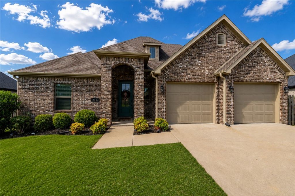 2016 Gilligan Avenue, Rogers, AR 72758 Main Photo