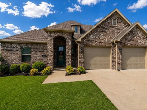 2016 Gilligan Avenue, Rogers, AR 72758