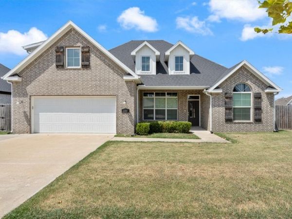 5769 W Cane Hill Drive, Fayetteville, AR 72704