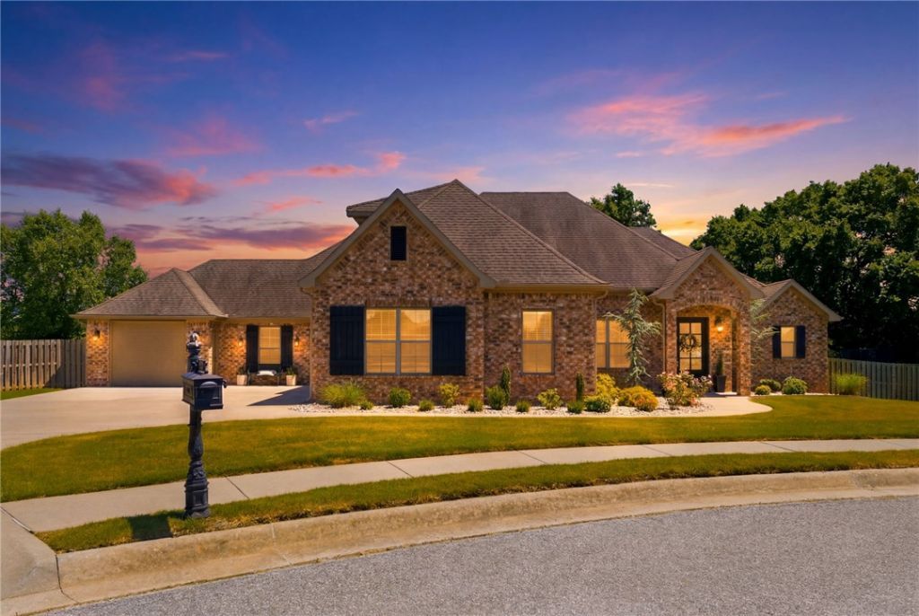 200 Grimsdell Circle, Cave Springs, AR 72718 Main Photo