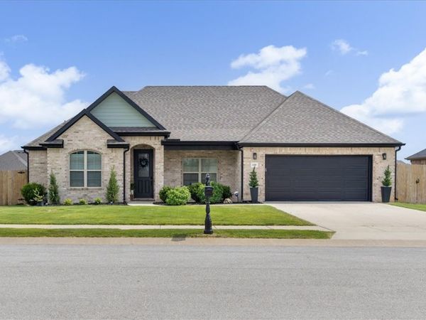 1295 Ruscello Avenue , Tontitown, AR 72762