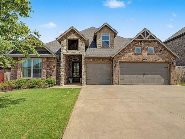 4202 SW Acres Avenue , Bentonville, AR 72713